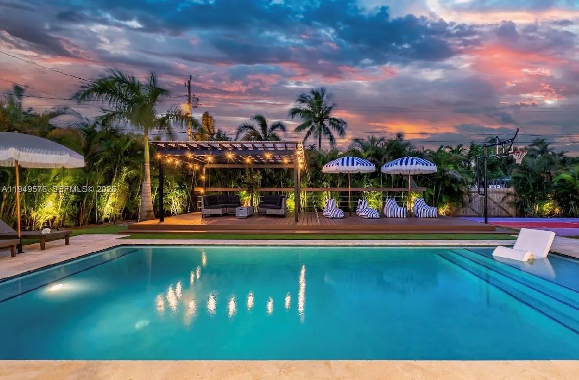 5111 Adams St, Hollywood FL 33021