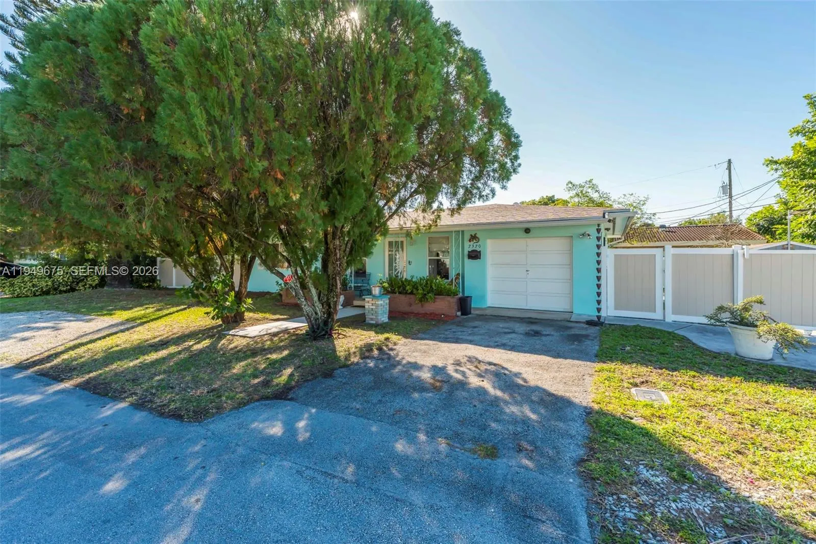 2320 Funston St, Hollywood FL 33020