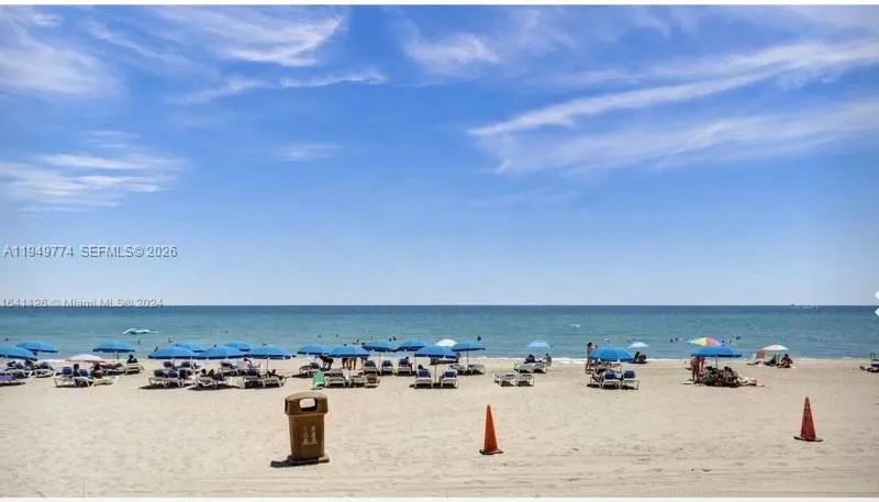 1 bath for sale at 19201 Collins Ave # 422, Sunny Isles Beach FL 33160