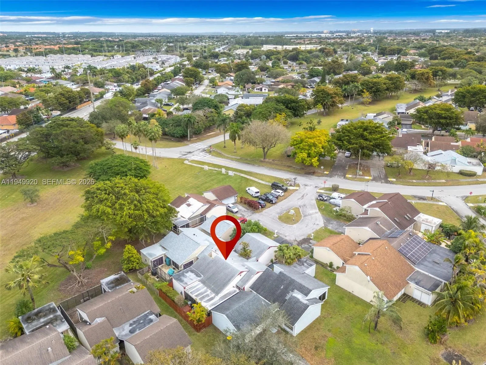 1304 Redstart Ct, Homestead FL 33035