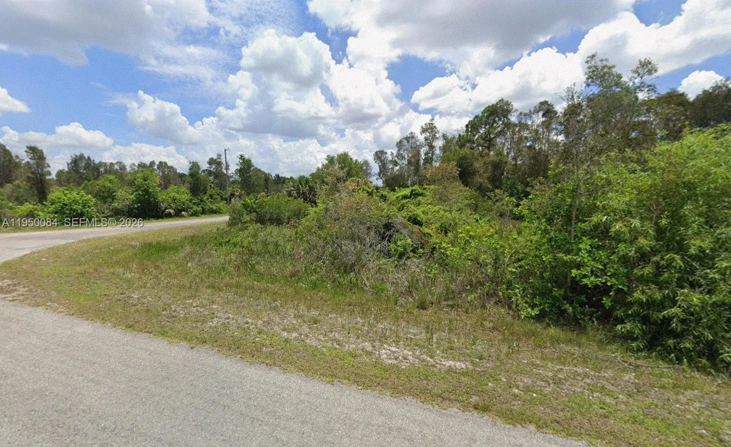 for sale at 982 Plantation Rd, Lehigh Acres FL 33974