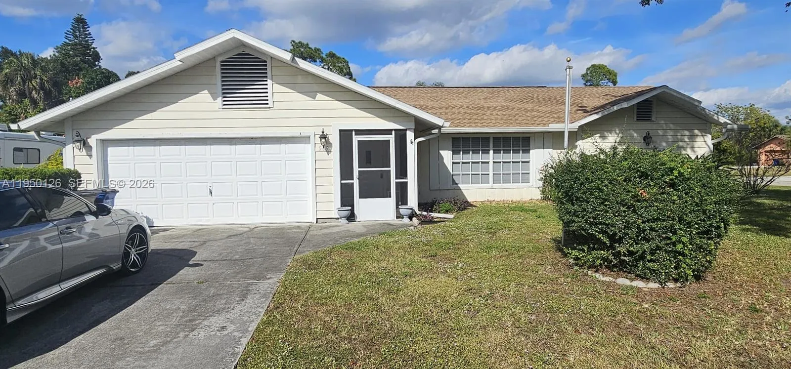 3 bedroom 2 bath for sale at 509 E 6th St, Lehigh Acres FL 33972