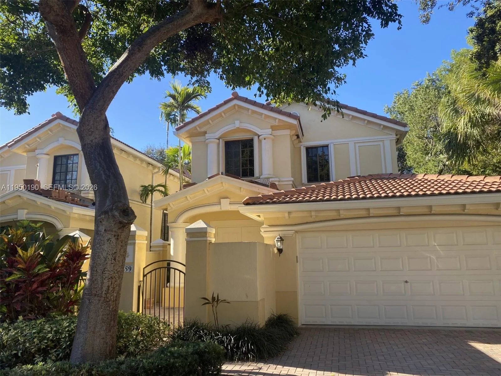 4 bedroom 2 bath for sale at 1659 Passion Vine Cir # 4, Weston FL 33326