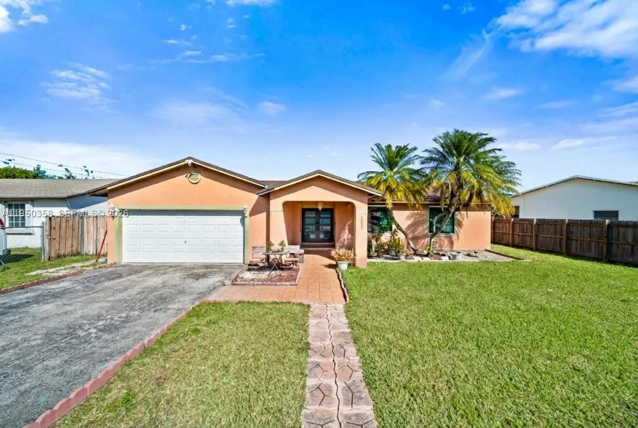 4 bedroom 2 bath for sale at 13611 SW 281st Ter, Homestead FL 33033