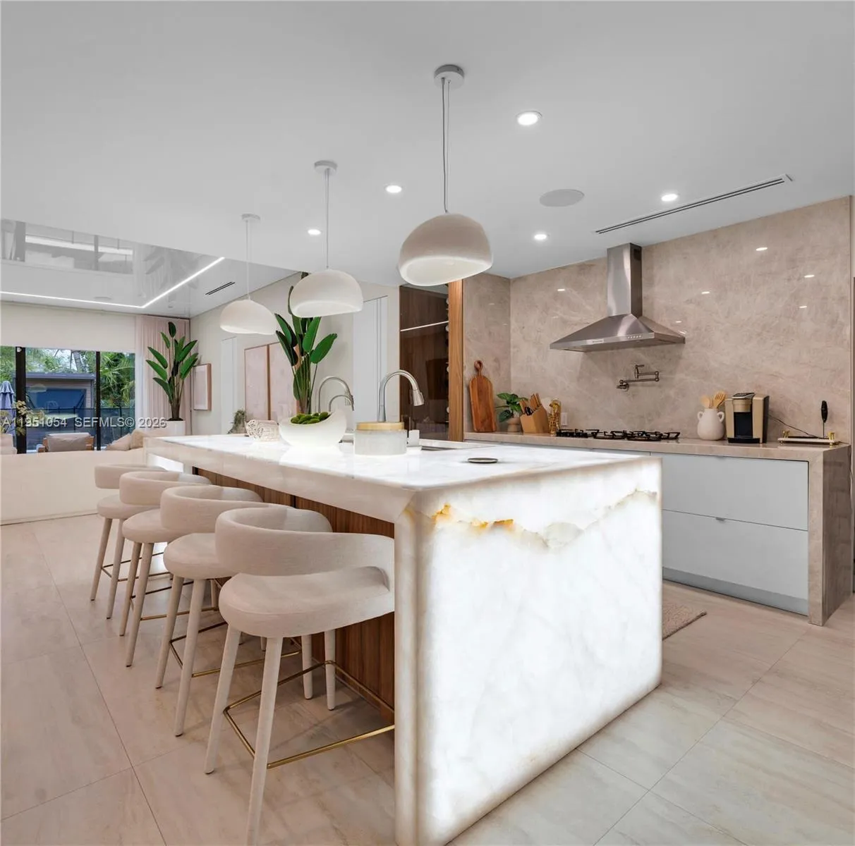 1810 NE 43rd Ct, Oakland Park FL 33308