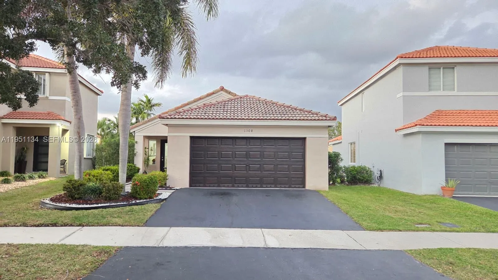3 bedroom 2 bath for sale at 1308 Alexander Bnd, Weston FL 33327