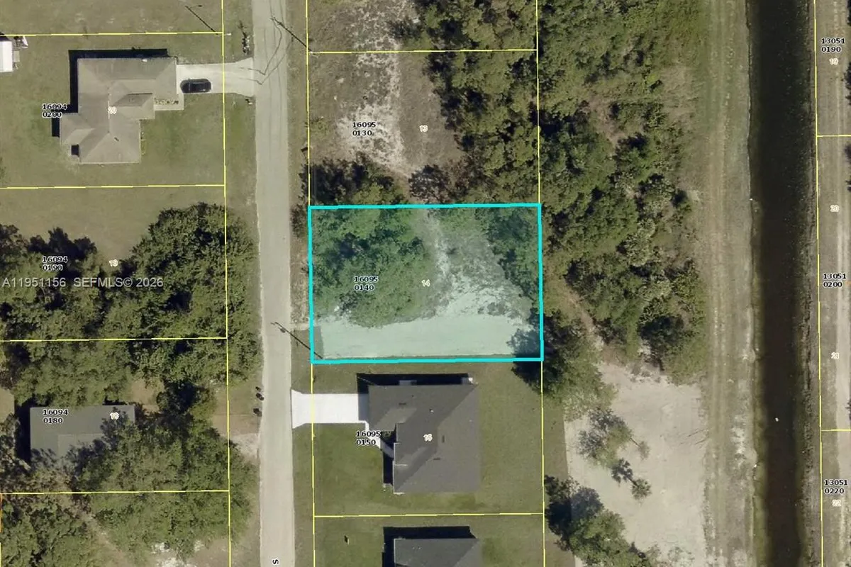 467 LONG AVE S, Lehigh Acres FL 33974