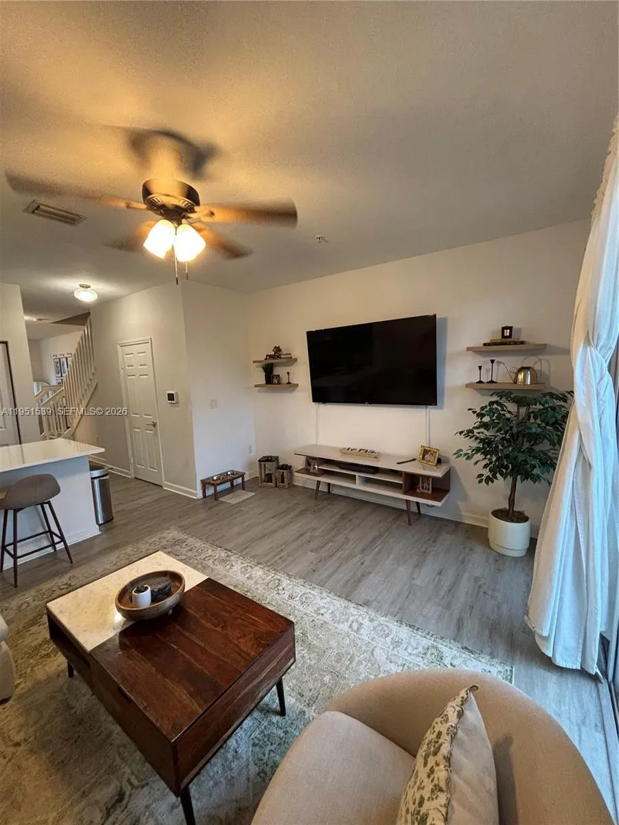 2819 SE 1st Dr # 8, Homestead FL 33033