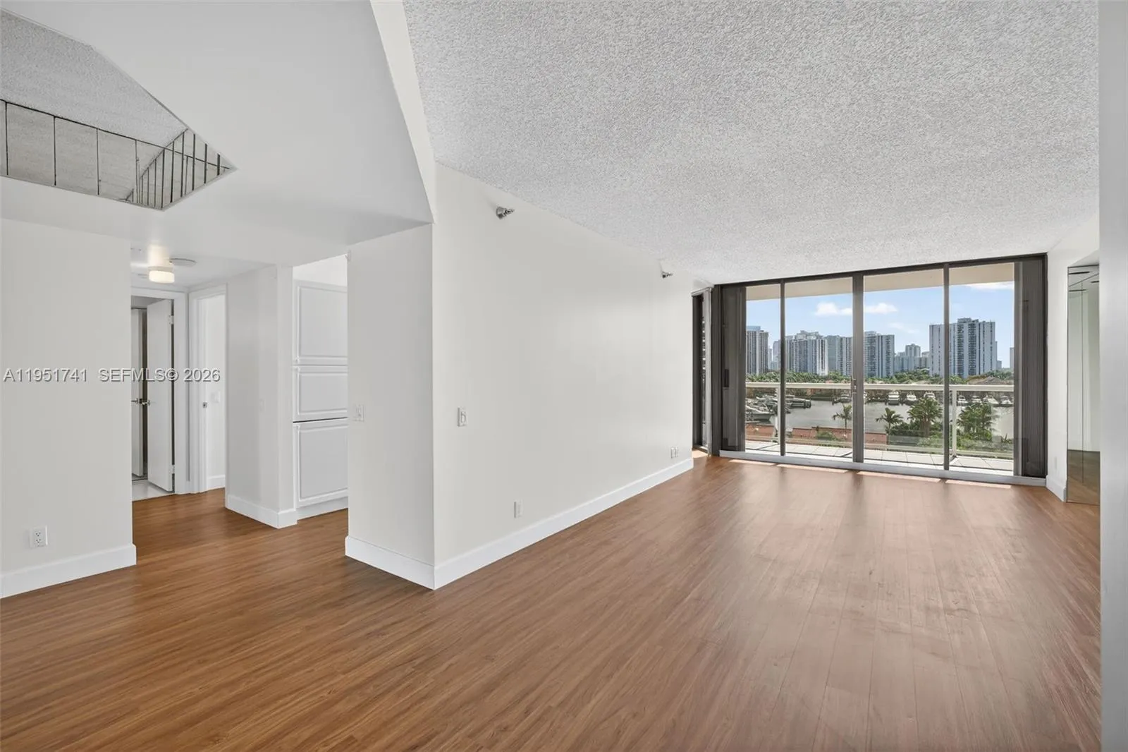 2 bedroom 2 bath for sale at 3640 Yacht Club Dr # 708, Aventura FL 33180