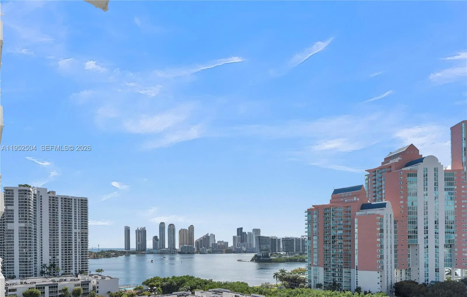 2 bedroom 2 bath for sale at 3300 NE 192nd St # 1414, Aventura FL 33180