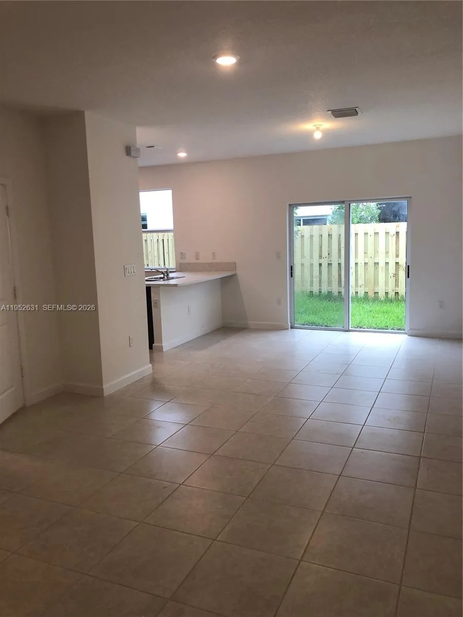 2610 SE 13th St, Homestead FL 33035