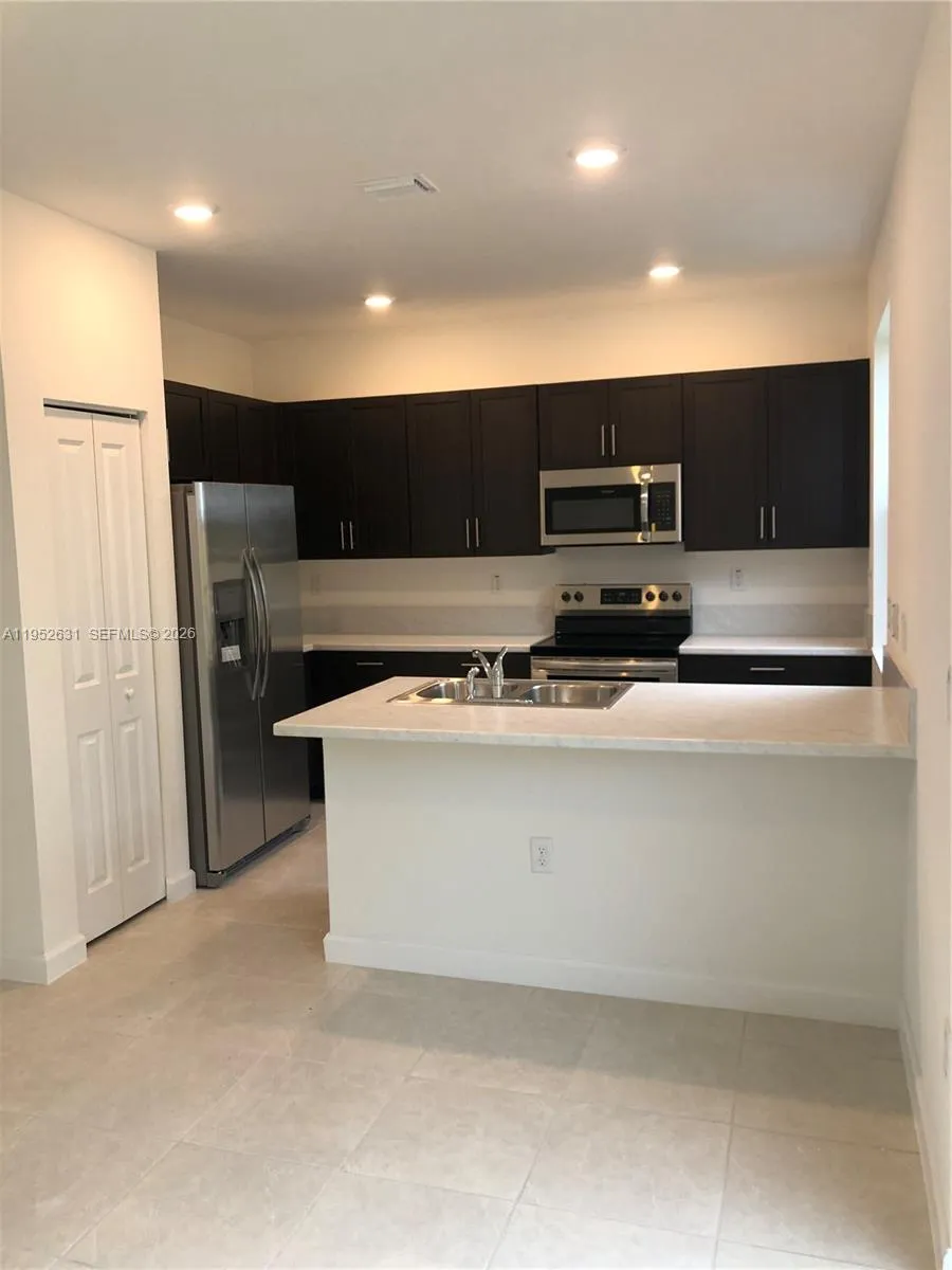 2610 SE 13th St, Homestead FL 33035