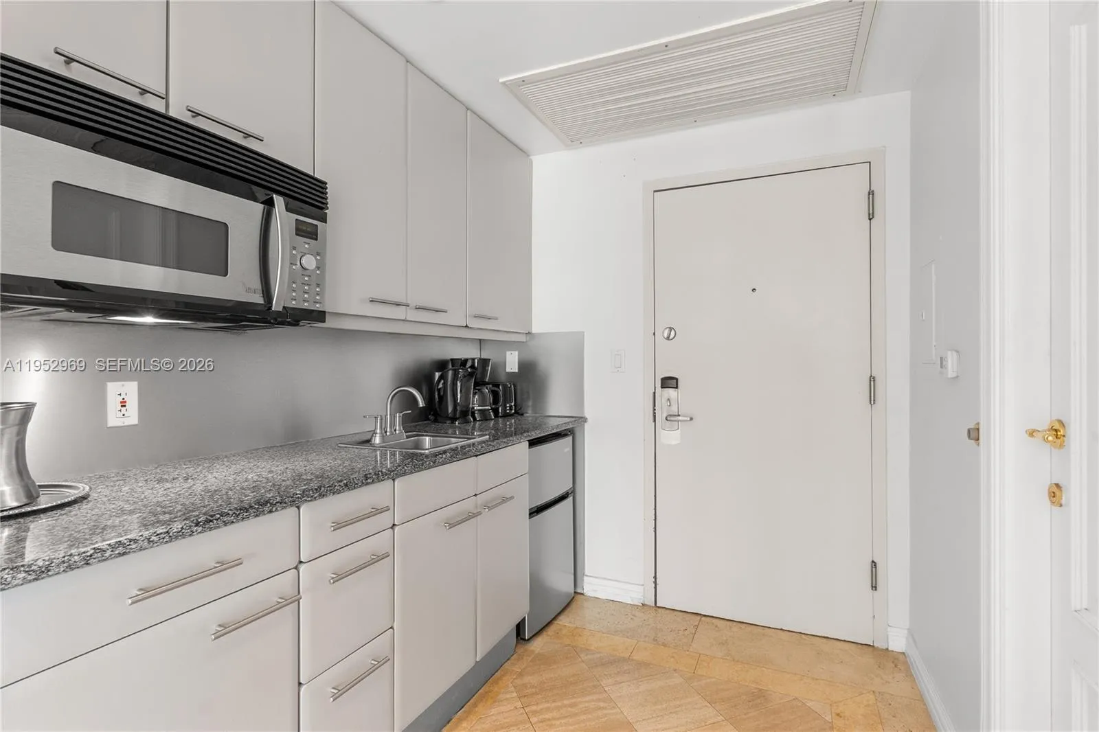 101 Ocean Dr # 704, Miami Beach FL 33139