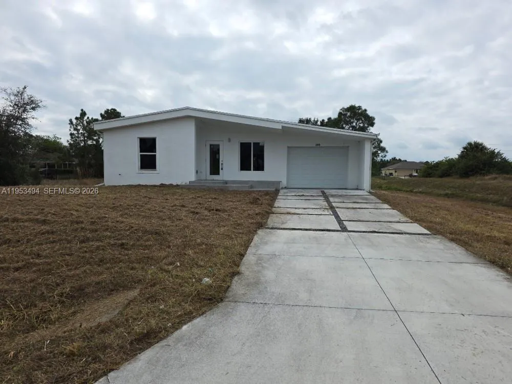 3 bedroom 2 bath for sale at 2615 SW 32nd St., Lehigh Acres FL 33976
