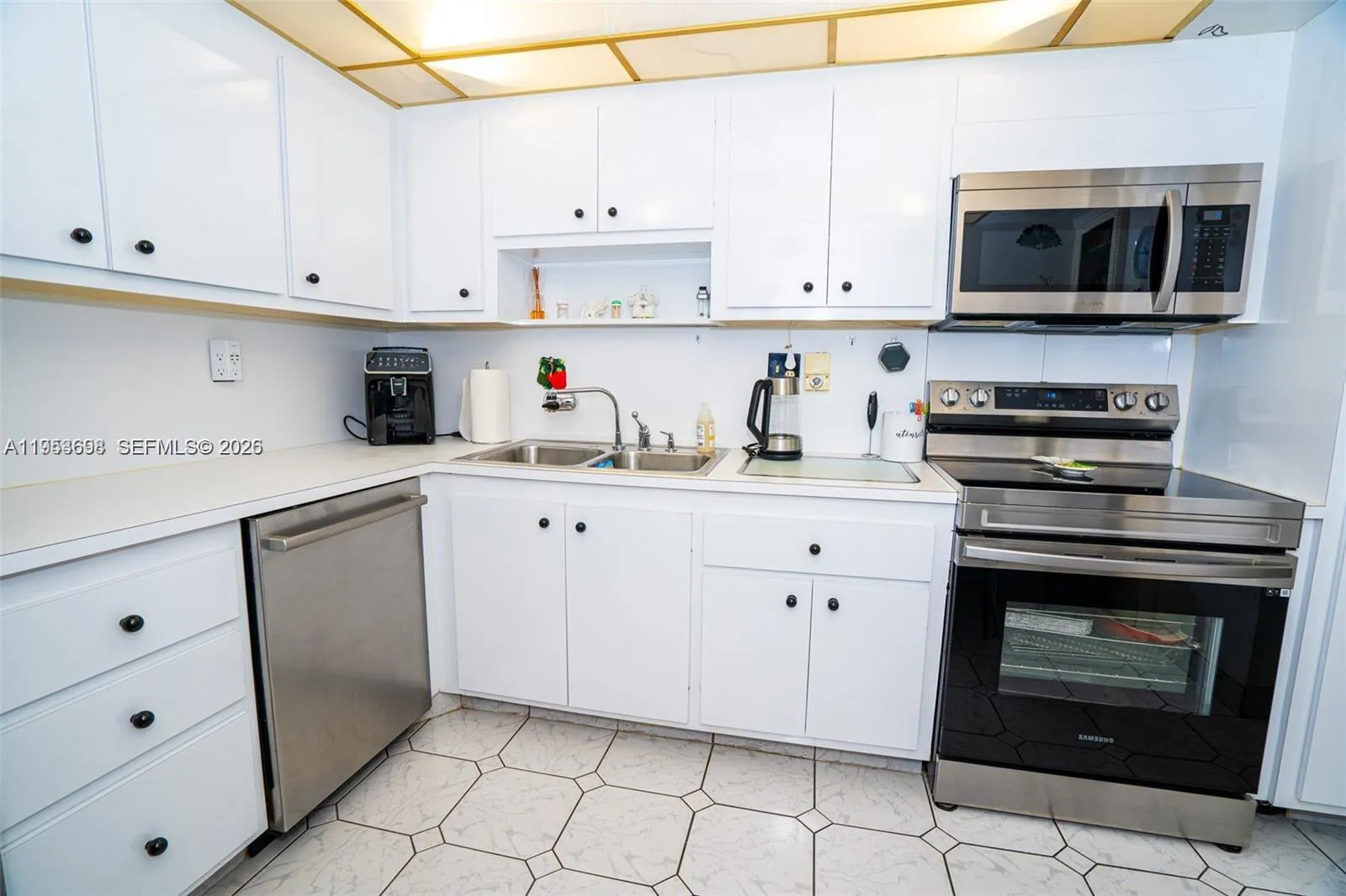 1833 S Ocean Dr # 1103, Hallandale Beach FL 33009