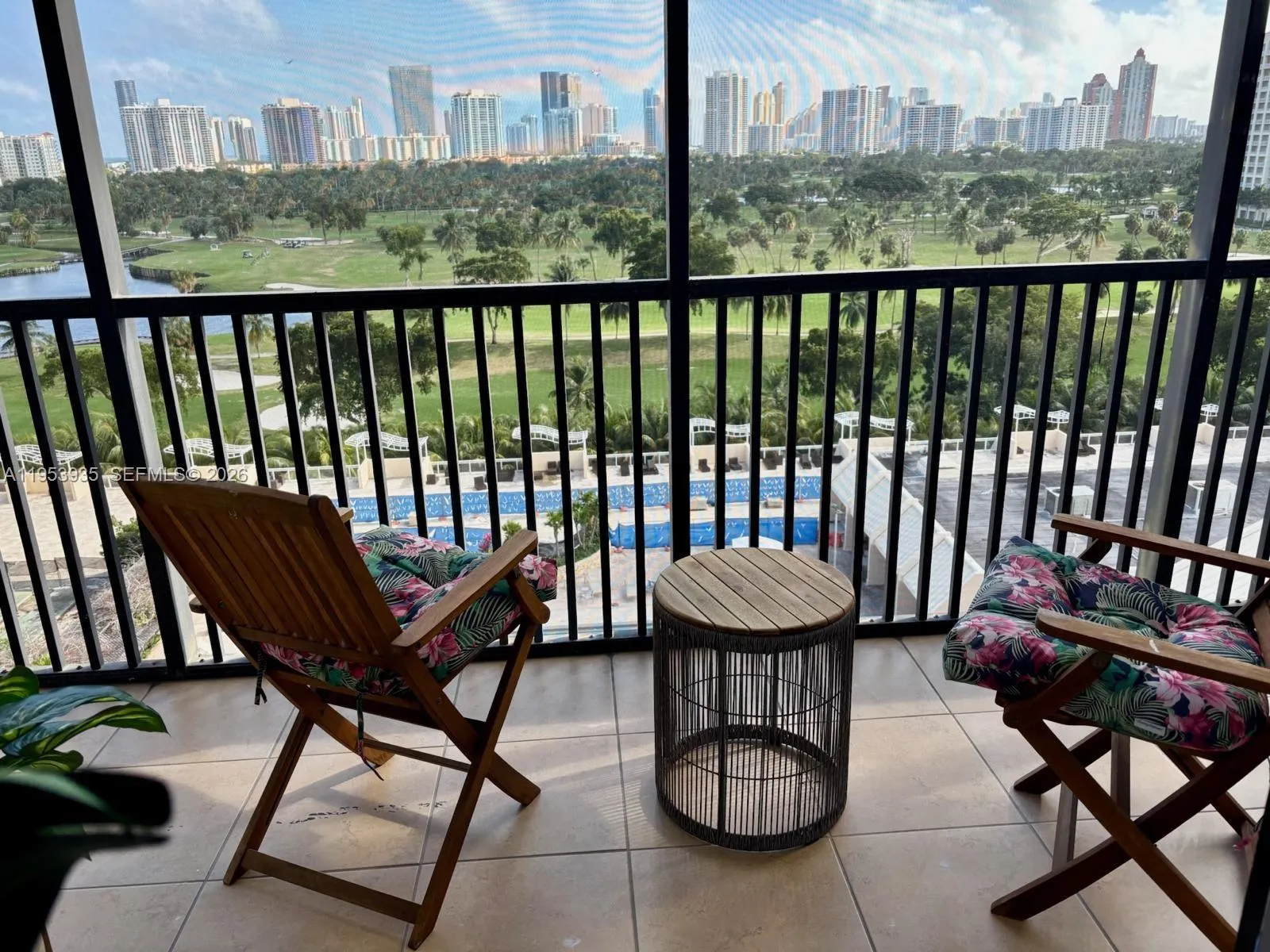 2 bedroom 2 bath for sale at 20301 W Country Club Dr # 1126, Aventura FL 33180