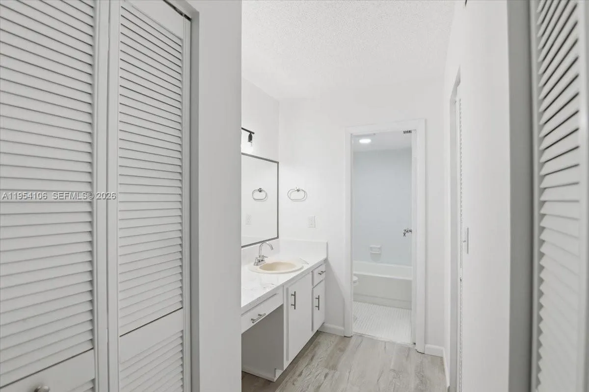 6101 N Falls Cir Dr # 309, Lauderhill FL 33319