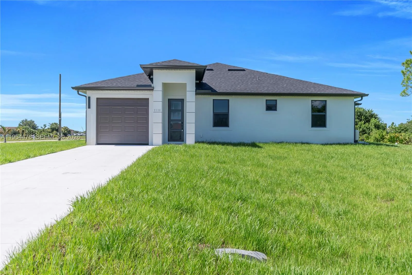 110-1112 Eisenhower Blvd, Lehigh Acres FL 33974