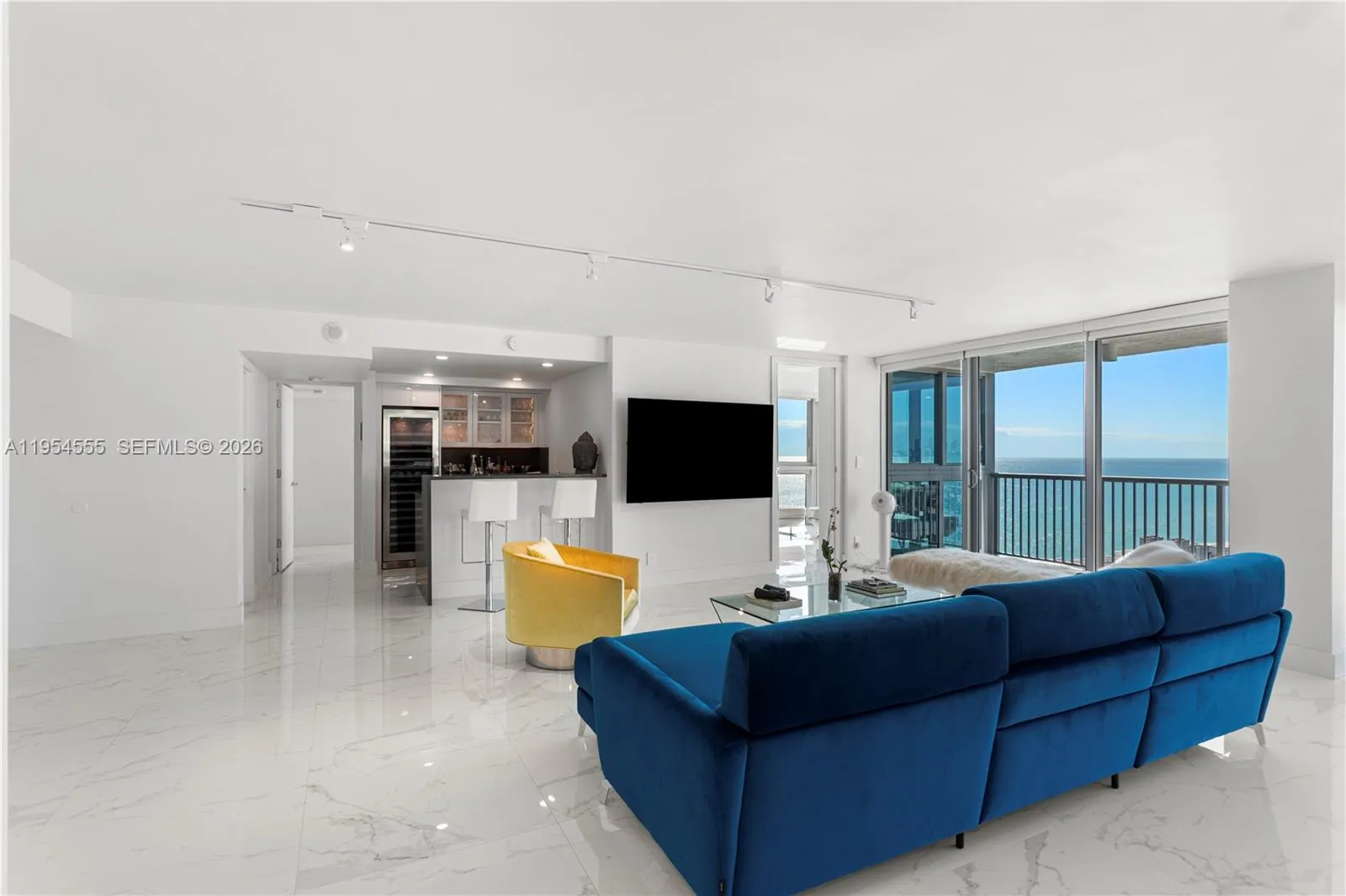 2655 Collins Ave, Miami Beach FL 33140