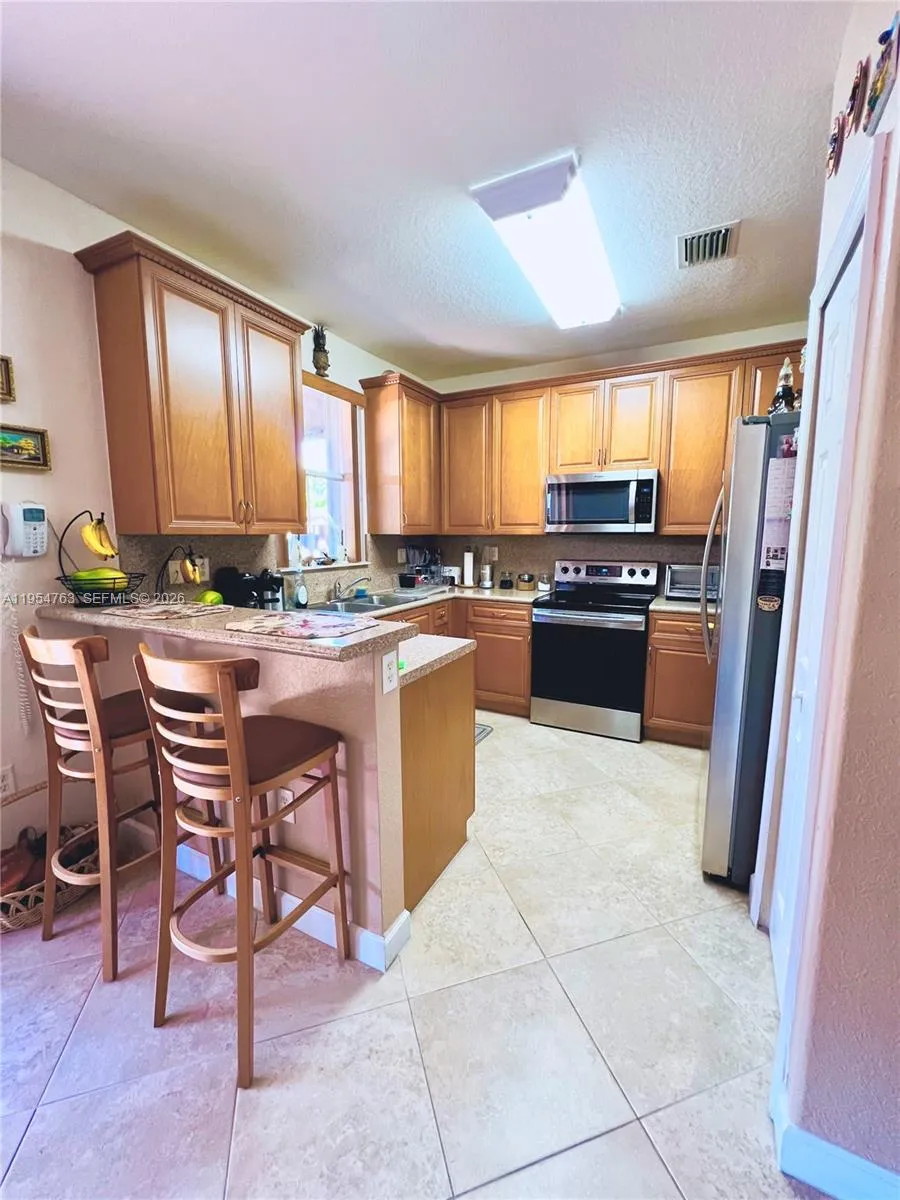 2499 SE 14th St, Homestead FL 33035