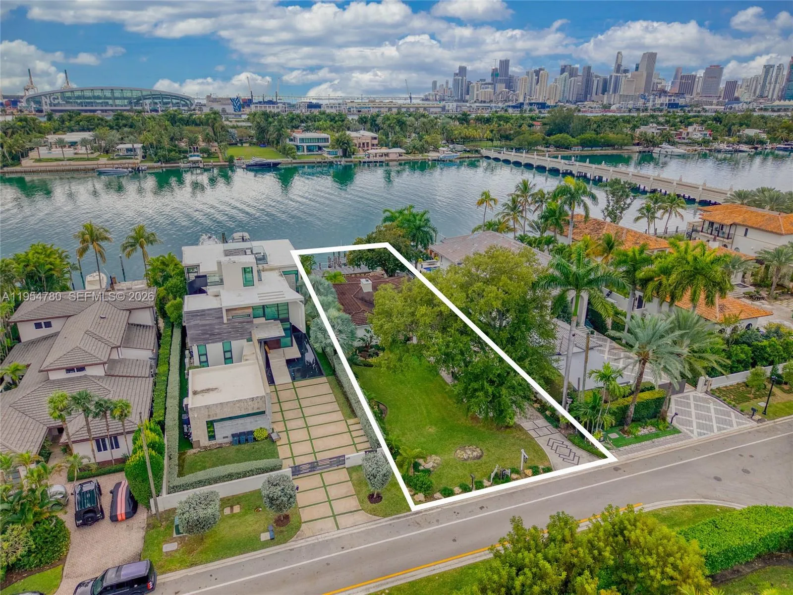 170 S Hibiscus Dr, Miami Beach FL 33139