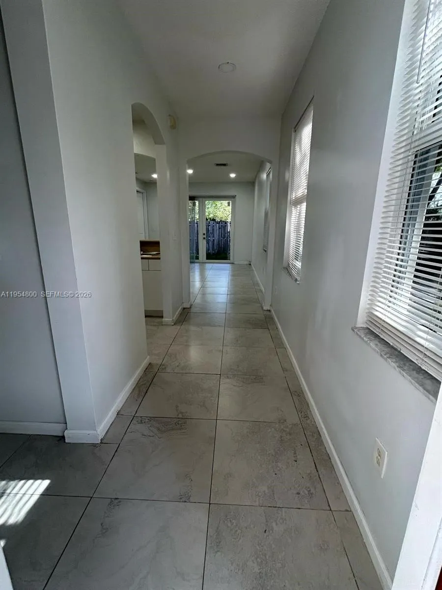 4295 NE 10th Ct, Homestead FL 33033