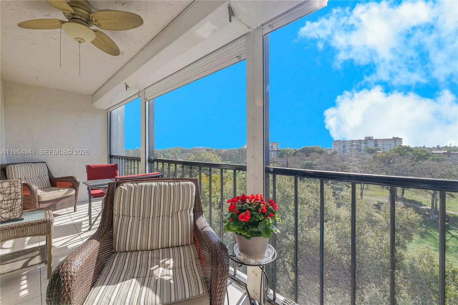 5860 NW 44th St # 711, Lauderhill FL 33319