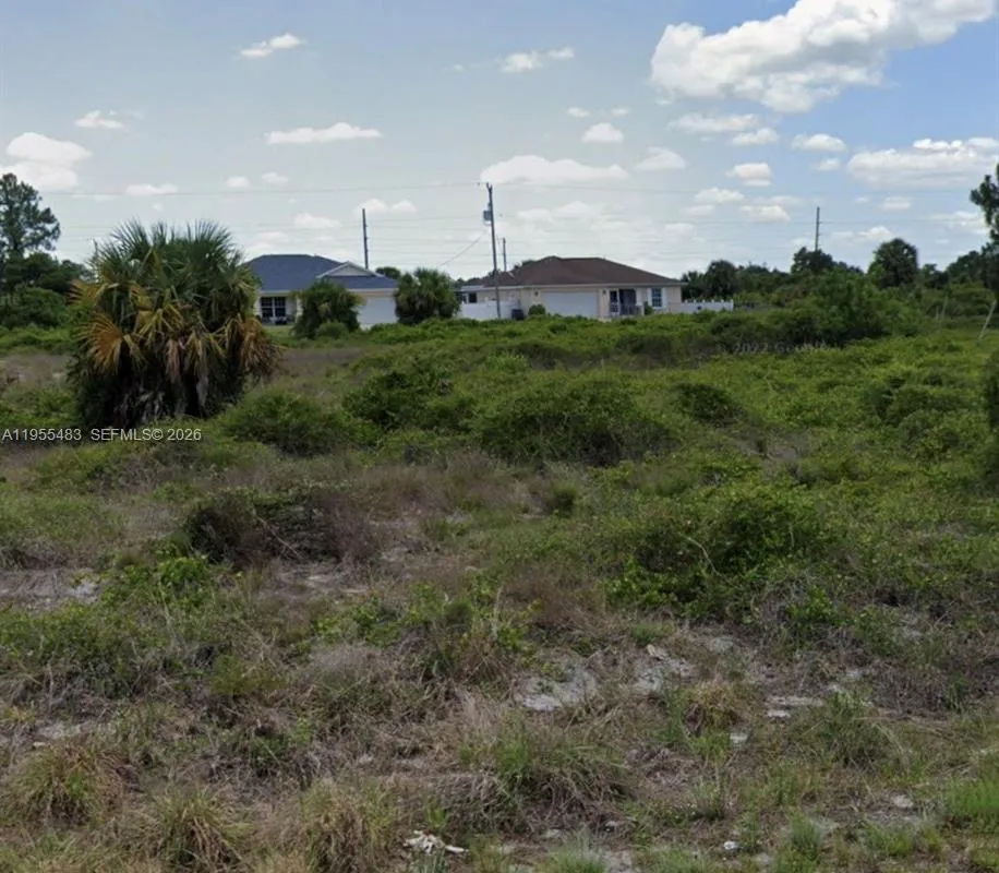 915 Citrus Ave S, Lehigh Acres FL 33974