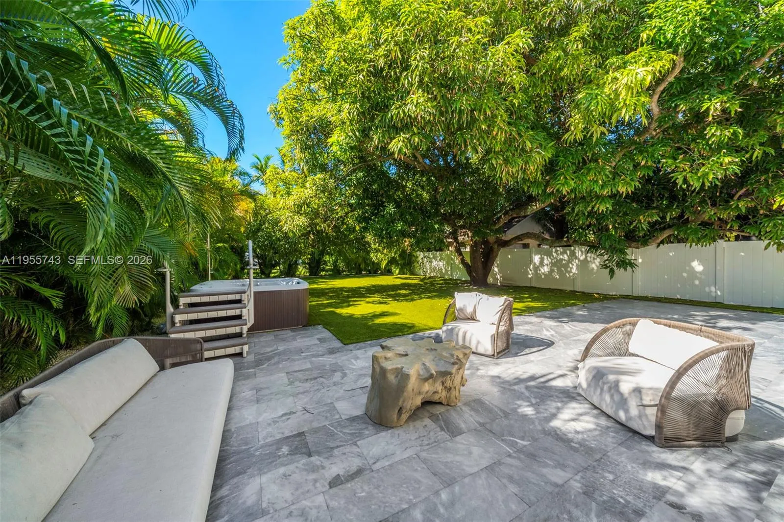 3166 Royal Palm Ave, Miami Beach FL 33140