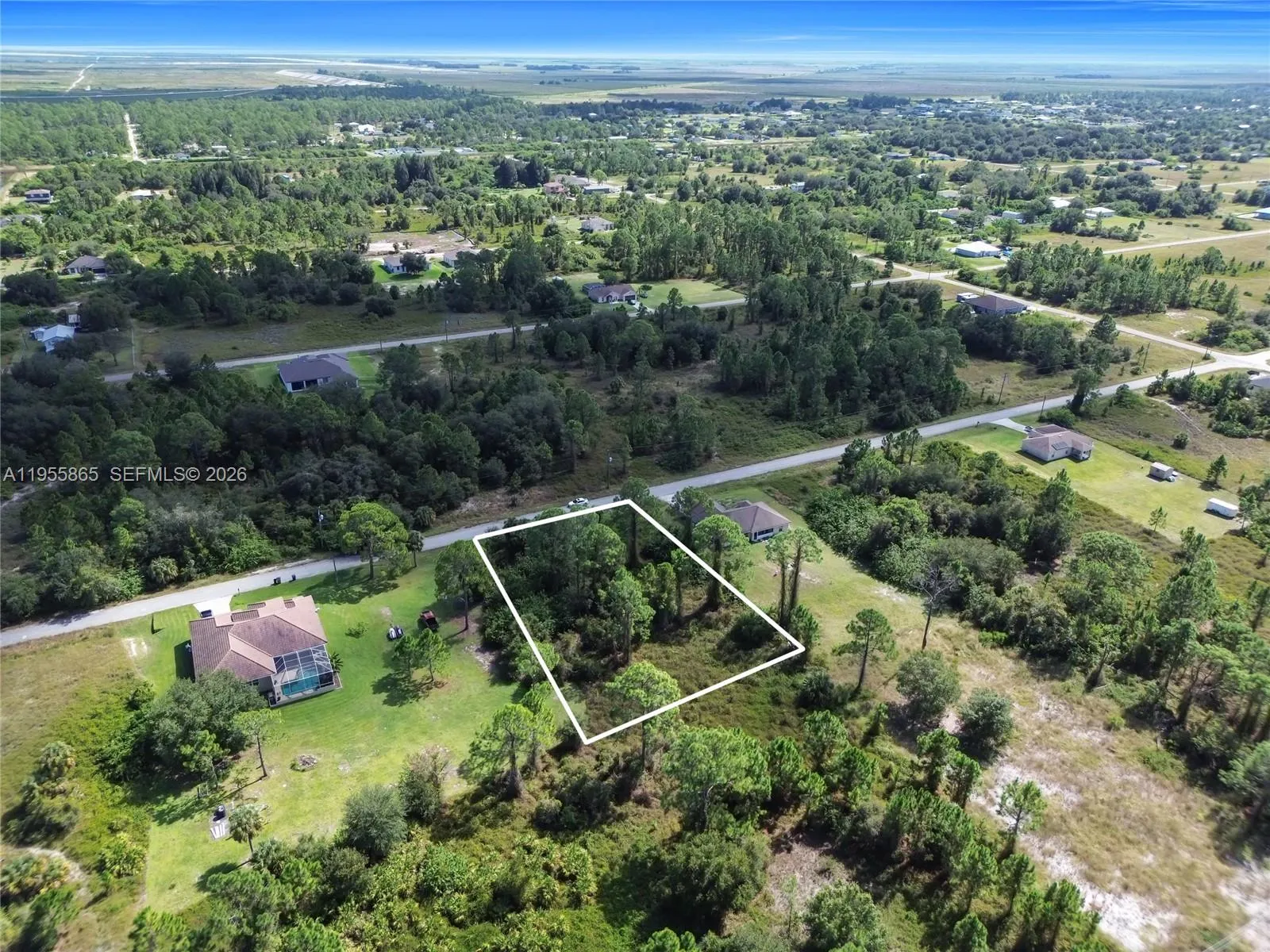 1915 Louis Ave, Lehigh Acres FL 33972