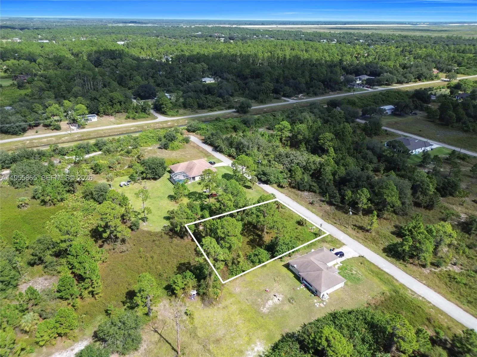 1915 Louis Ave, Lehigh Acres FL 33972