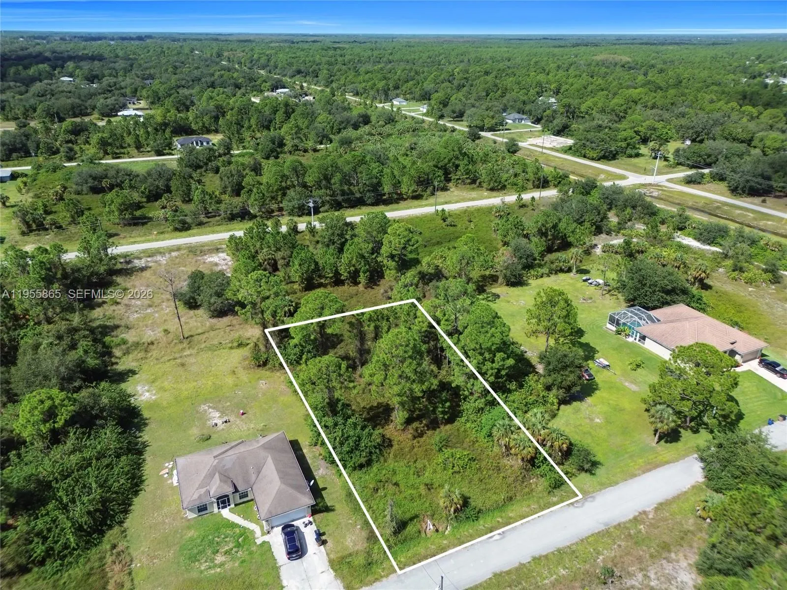 1915 Louis Ave, Lehigh Acres FL 33972