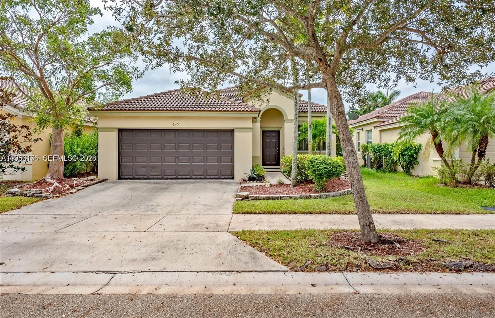 3 bedroom 2 bath for sale at 625 Bald Cypress Rd, Weston FL 33327