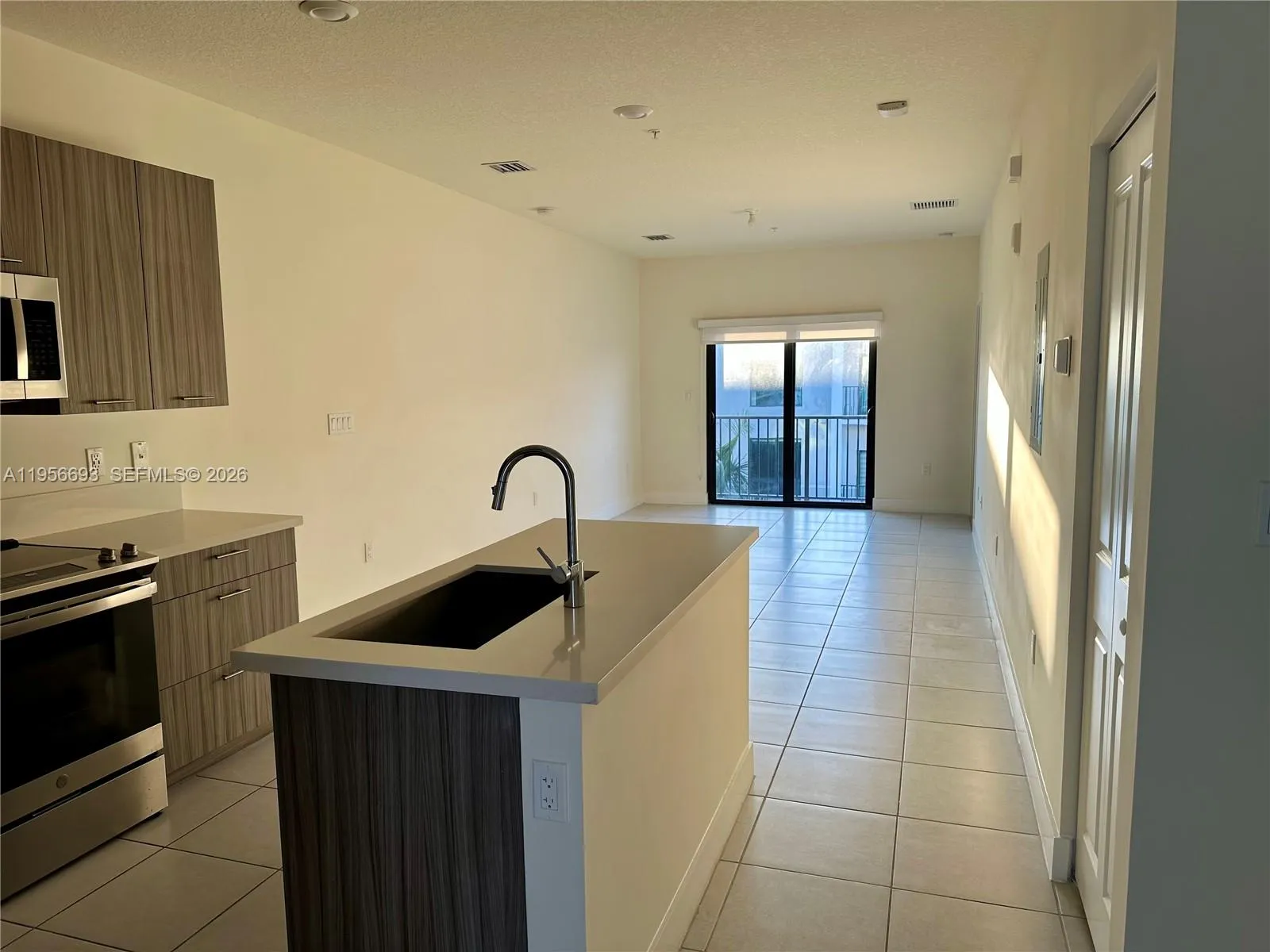 8265 NW 41 st # 402, Doral FL 33166