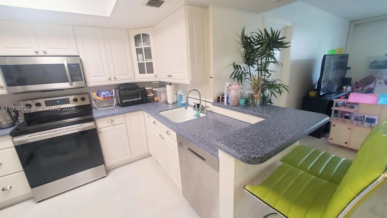 5550 NW 44th St # 106B, Lauderhill FL 33319