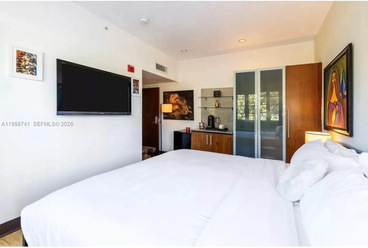 1036 Ocean Dr # B201, Miami Beach FL 33139