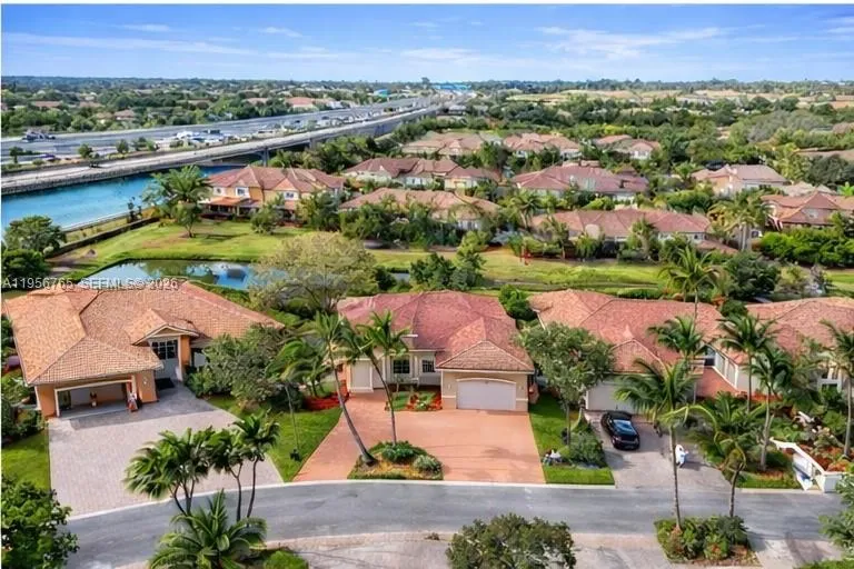 109 SW 128th Ave, Plantation FL 33325