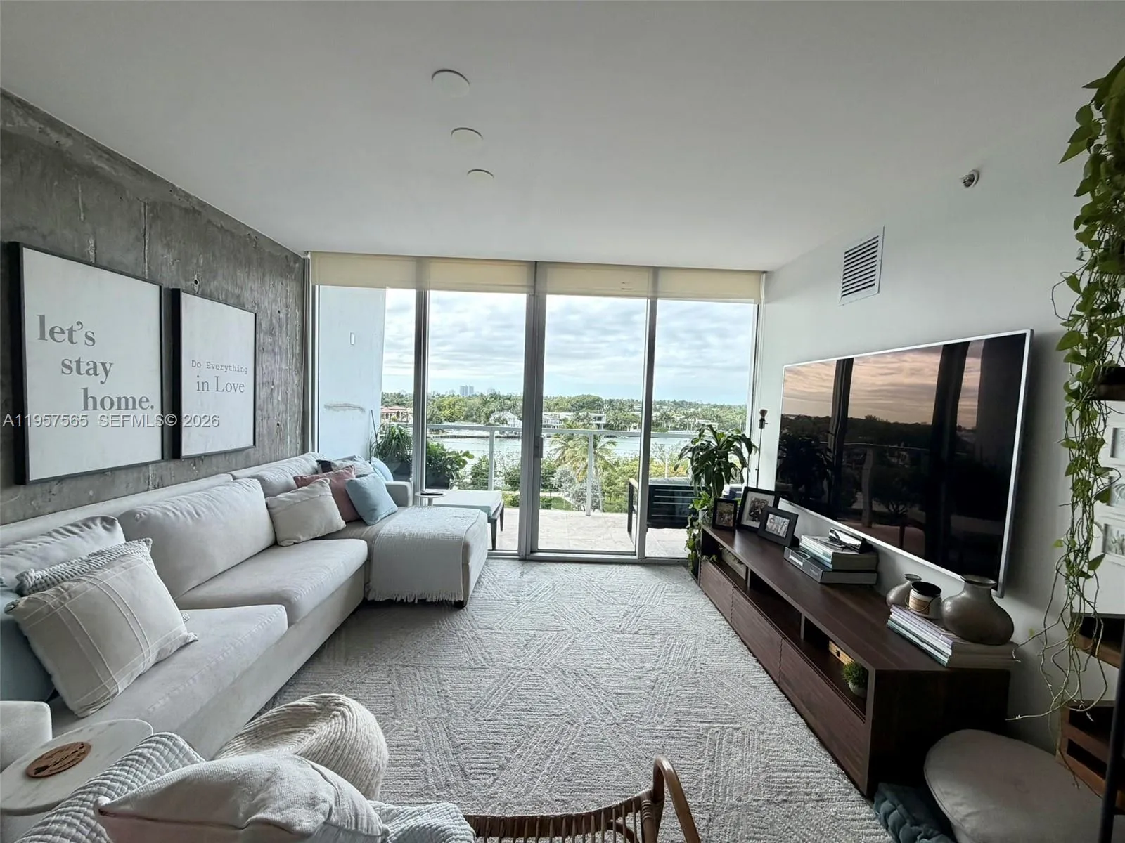 2 bedroom 2 bath for sale at 6305 Indian Creek Dr # 6B, Miami Beach FL 33141