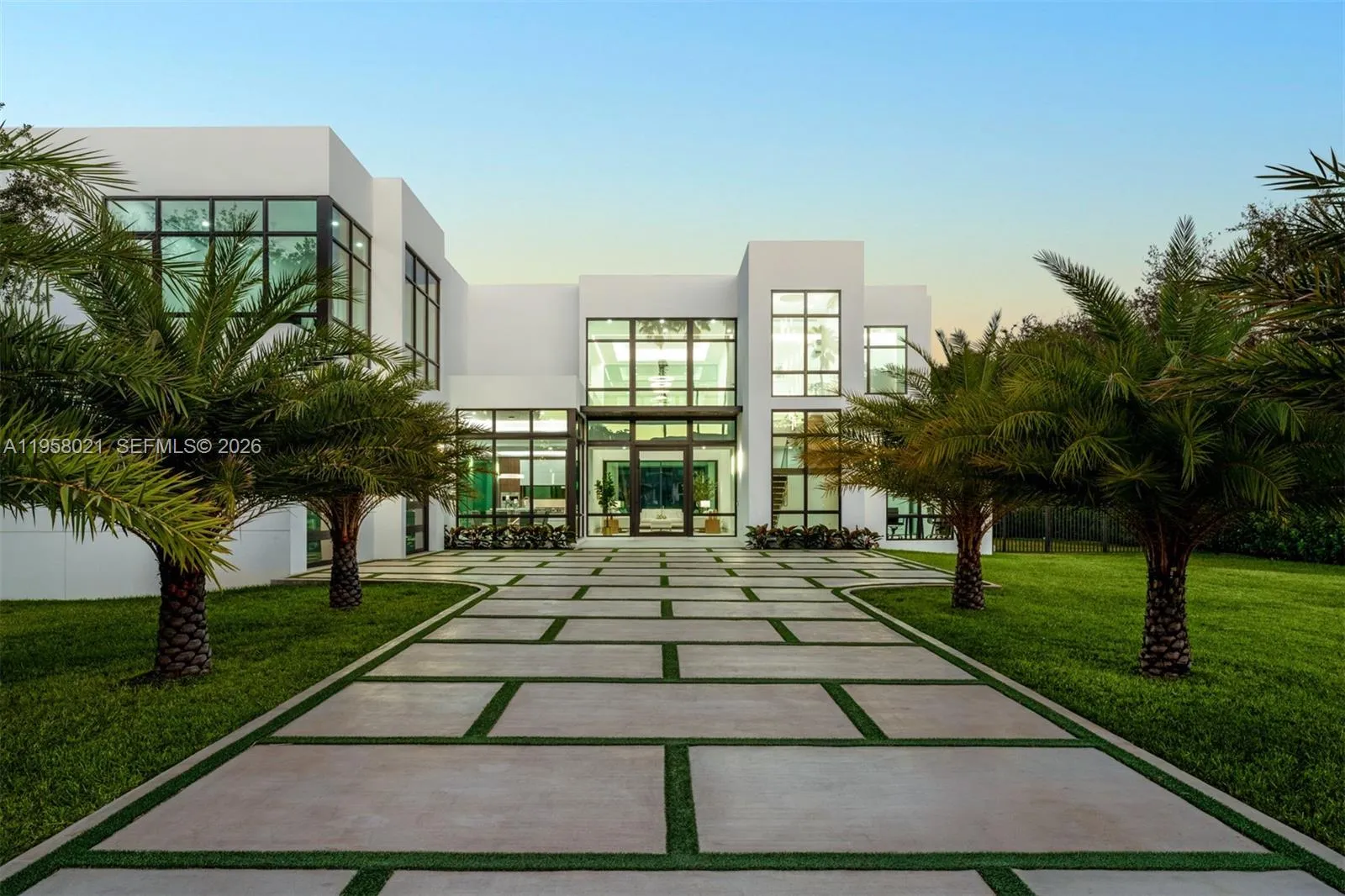 9525 SW 95th Ct, Miami FL 33176