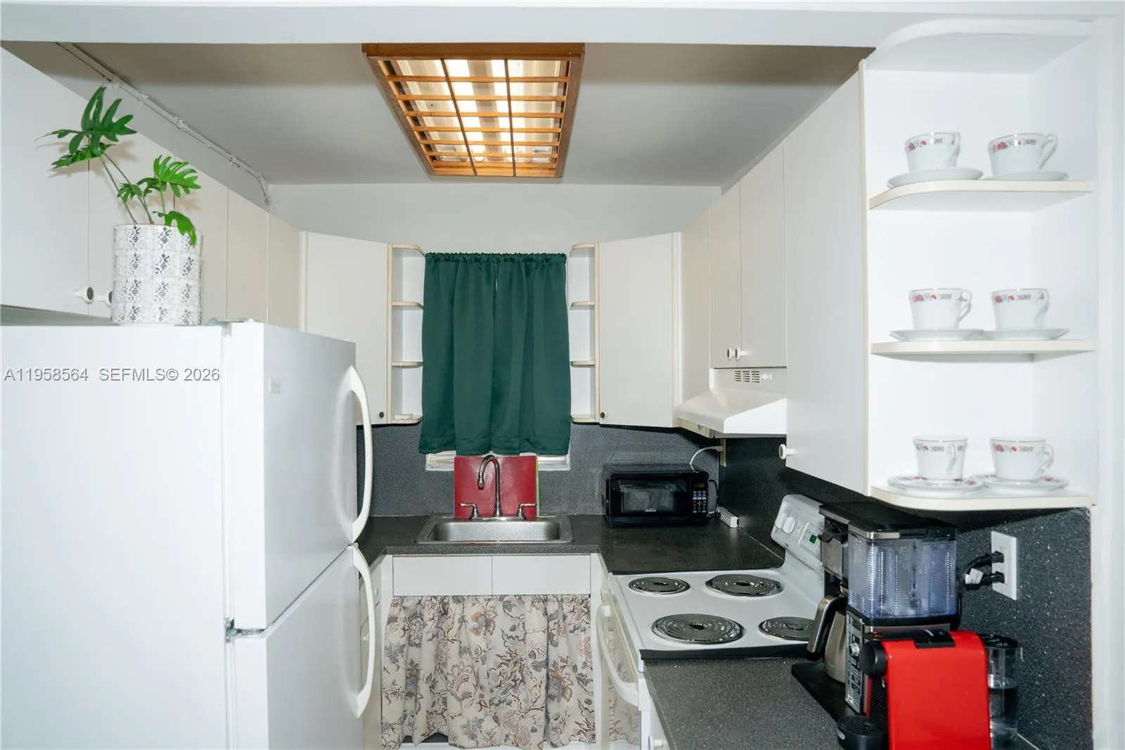 4050 NW 135th St # 9, Opa-Locka FL 33054