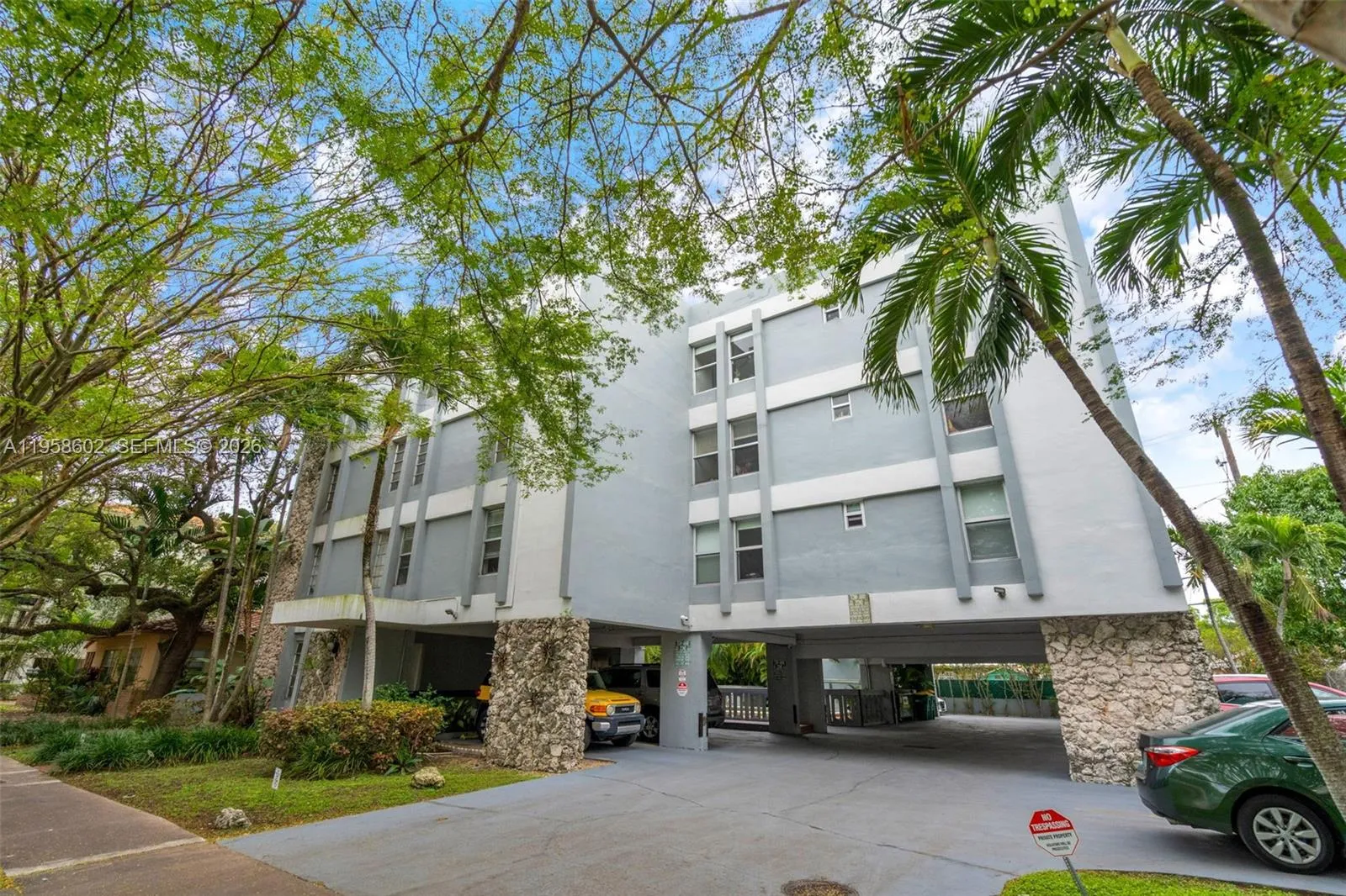 820 Salzedo St # 403, Coral Gables FL 33134
