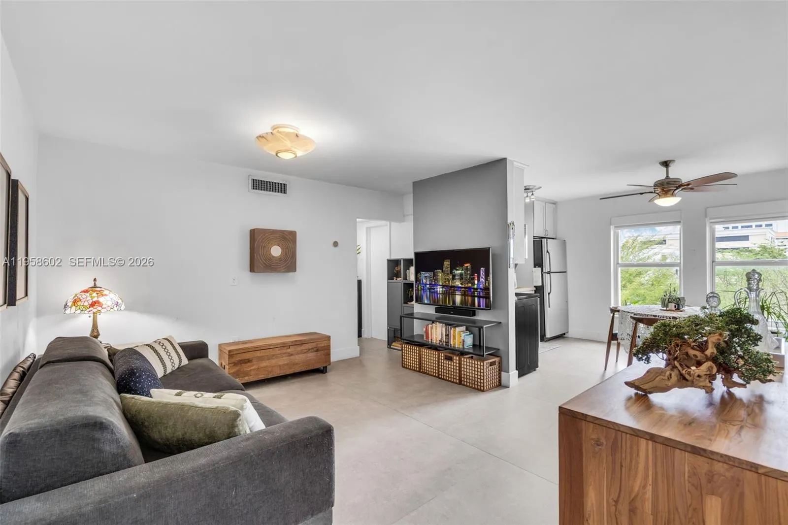 820 Salzedo St # 403, Coral Gables FL 33134