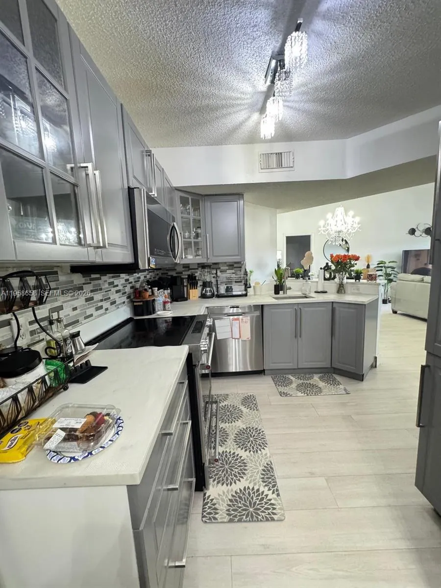 8801 Wiles Rd # 308, Coral Springs FL 33067