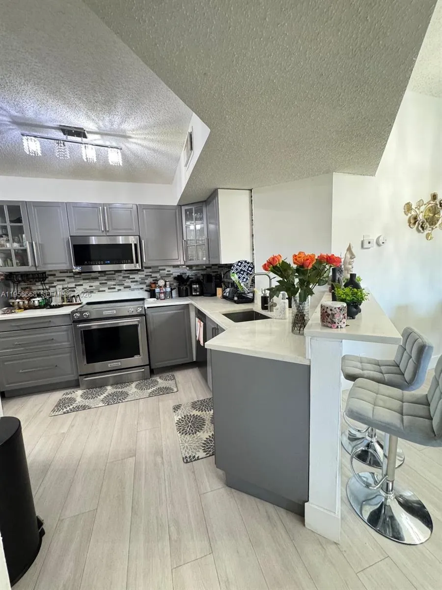 8801 Wiles Rd # 308, Coral Springs FL 33067