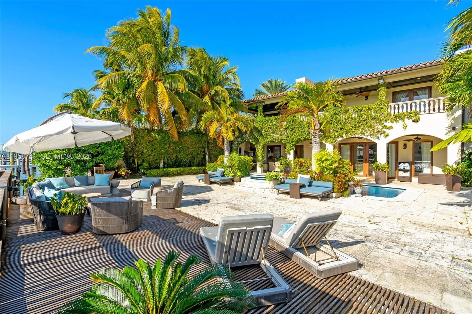 1398 Bay Dr, Miami Beach FL 33141