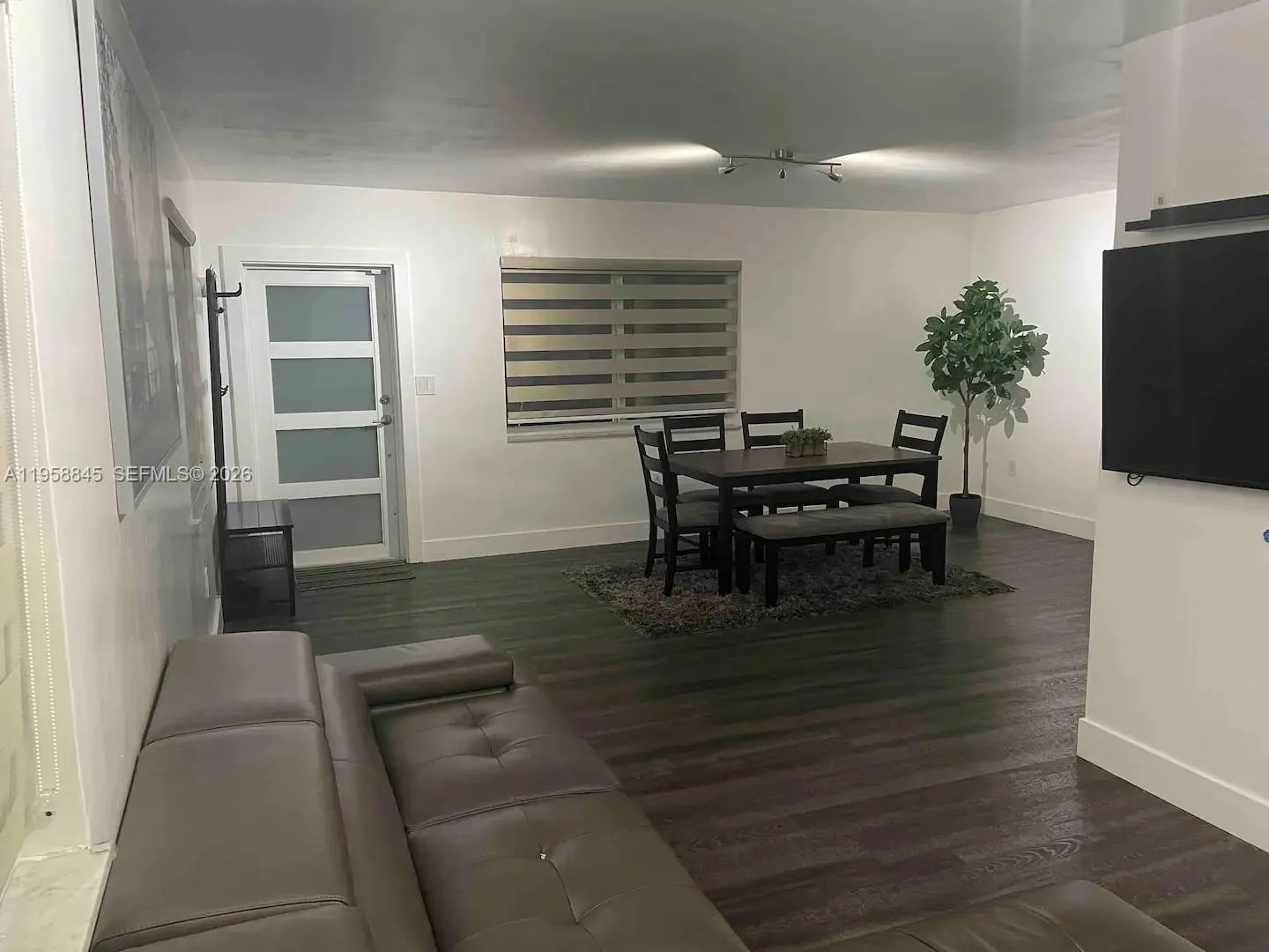 3008 NW 13th St, Miami FL 33125