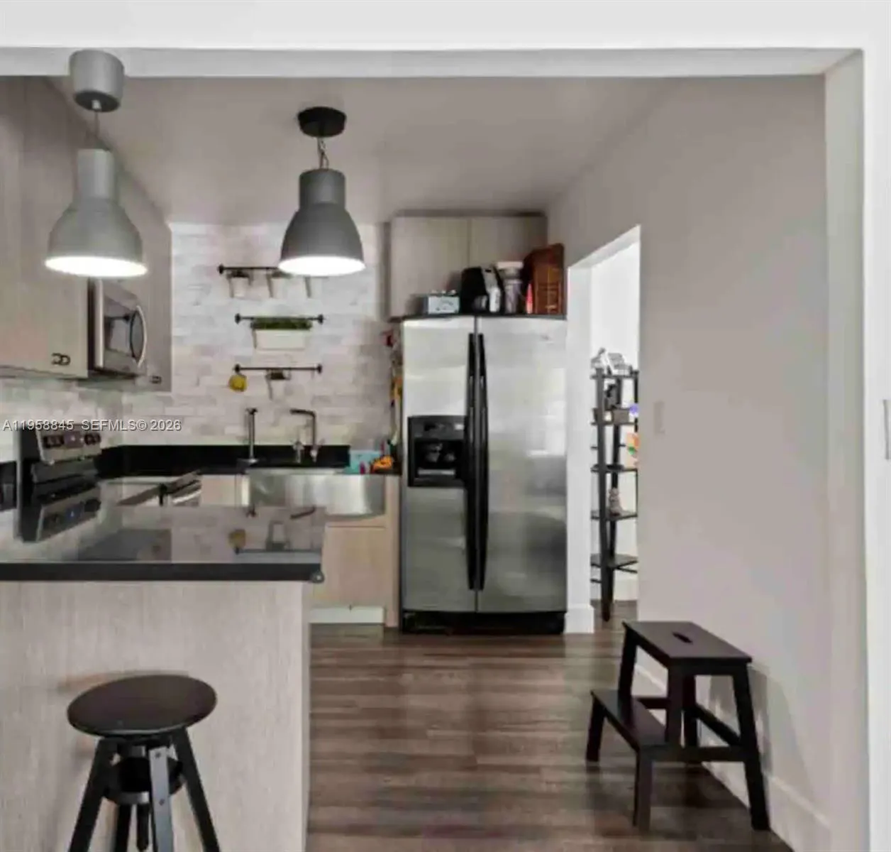 3008 NW 13th St, Miami FL 33125