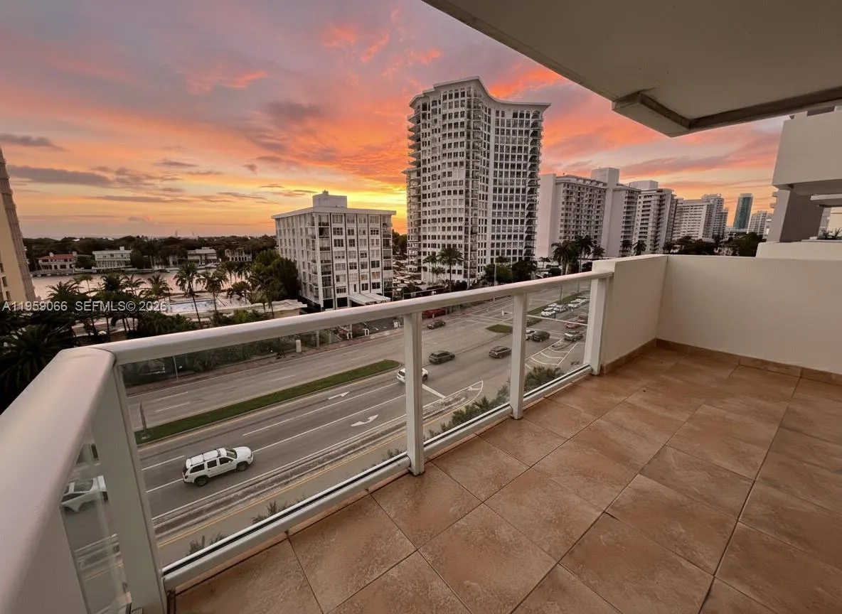 2 bedroom 2 bath for sale at 5601 Collins Ave # 720, Miami Beach FL 33140