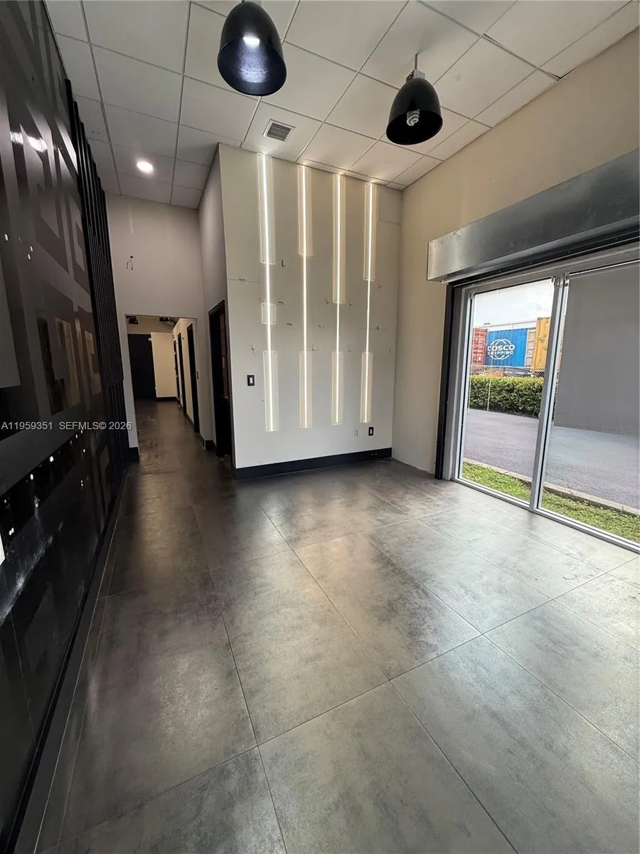 4960 NW 165th St # B1, Miami Gardens FL 33014