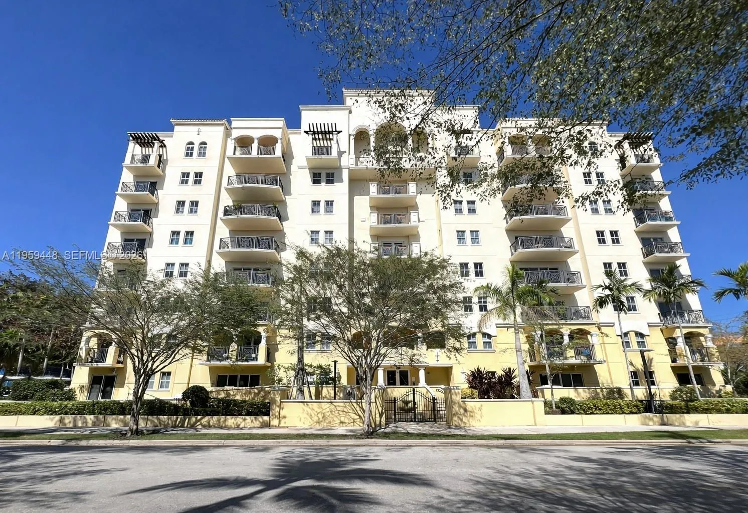 2 bedroom 2 bath for sale at 101 Sidonia Ave # 3, Coral Gables FL 33134